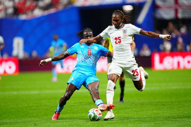 England v DR Congo - FIFA World Cup, WM, Weltmeisterschaft, Fussball 2026 - Round of 32 ATLANTA, USA - JULY 1: Djed Spence (25) of England in action against Ngal’ayel Mukau (6) of DR Congo during 2026 FIFA World Cup Round of 32 match between England and DR Congo at Mercedes-Benz Stadium (Atlanta Stadium) in Atlanta, Georgia, United States on July 1, 2026. Evrim Aydin Anadolu Georgia United States. Editorial use only. Please get in touch for any other usage.  Copyright: x2026xAnadoluxEvrimxAydinx