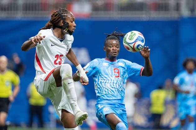 Djed Spence of England (L) and Brian Cipenga of Congo DR (R) fight for possession during a FIFA Men’s World Cup 2026 round of 32 football match between England and Congo DR at Atlanta Stadium, in Atlanta July 01th 2026 (Photo by Richard Callis SPP)  Copyright: xRichardxCallis SPPx Sportspressphoto_SPR181783