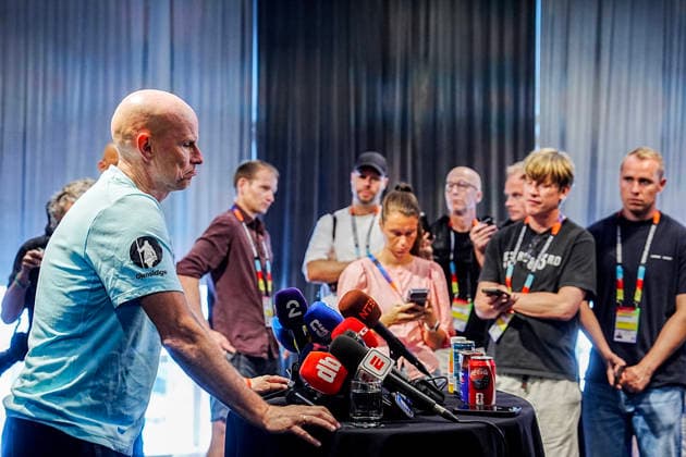 Fotball-VM 2026: Dallas, Texas , USA 20260701. Landslagssjef Stale Solbakken moter pressen pa spillerhotellet dagen etter seier mot Elfenbenskysten i fotball-VM 2026. Foto: Terje Pedersen NTB Dallas, Texas USA EDITORIAL USE ONLY. RESTRICTED USE FOR BETTING COMPANIES Ref:_SPOHwWXOsrhyjQ.jpg *** 2026 FIFA World Cup, Dallas, Texas, USA, July 1, 2026: National team coach Stale Solbakken addresses the press at the players hotel the day after the victory over Ivory Coast in the 2026 FIFA World Cup. Photo: Terje Pedersen, NTB, Dallas, Texas, USA EDITORIAL USE ONLY RESTRICTED USE FOR BETTING COMPANIES  Copyright: xTerjexPedersenx xNTBx