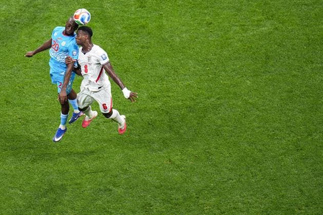 Yoane Wissa of DR Congo battles with Elliot Anderson of England England v DR Congo, 2026 FIFA World Cup, WM, Weltmeisterschaft, Fussball Group of 32, Football, Atlanta Stadium, Atlanta, Georgia, USA - 01 Jul 2026Atlanta Mercedes-Benz Stadium Georgia (GA) United States of America  Copyright: xIsmaelxAdnan Shutterstockx 16970376ac