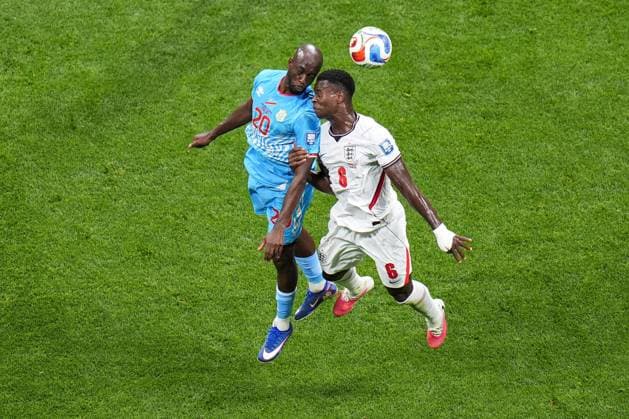 Yoane Wissa of DR Congo battles with Elliot Anderson of England England v DR Congo, 2026 FIFA World Cup, WM, Weltmeisterschaft, Fussball Group of 32, Football, Atlanta Stadium, Atlanta, Georgia, USA - 01 Jul 2026Atlanta Mercedes-Benz Stadium Georgia (GA) United States of America  Copyright: xIsmaelxAdnan Shutterstockx 16970376aa