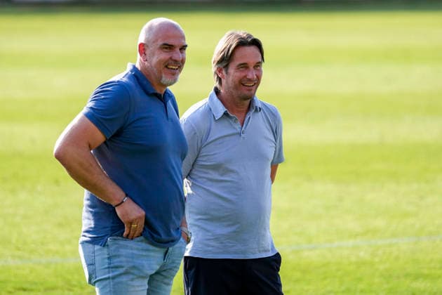 v.li.: Mathias Schober (Sportdirektor, SV Waldhof) und Gerhard Zuber (Geschäftsführer SV Waldhof), Freude, freuen, freut sich, freundlich, fröhlich, glücklich, strahlend, optimistisch, 01.07.2026, Mannheim (Deutschland), Fussball, 3. Liga, Trainingsstart SV Waldhof Mannheim, DFB DFL REGULATIONS PROHIBIT ANY USE OF PHOTOGRAPHS AS IMAGE SEQUENCES AND OR QUASI-VIDEO. *** v li Mathias Schober, Sports Director, SV Waldhof, and Gerhard Zuber, Managing Director of Sports, SV Waldhof; joy, delighted, happy, friendly, cheerful, radiant, optimistic, July 1, 2026, Mannheim, Germany, soccer, 3rd Division, start of training at SV Waldhof Mannheim, DFB and DFL regulations prohibit any use of photographs as image sequences and or quasi-video xozx