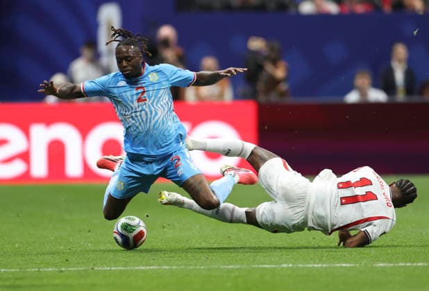 (260702) -- ATLANTA, July 2, 2026 -- Aaron Wan Bissaka (L) of the Democratic Republic of the Congo (DRC) vies with Marcus Rashford of England during the round of 32 match between England and the Democratic Republic of the Congo (DRC) at the 2026 FIFA World Cup, WM, Weltmeisterschaft, Fussball at Atlanta Stadium in Atlanta, the United States, July 1, 2026. ) (SP)U.S.-ATLANTA-FOOTBALL-FIFA WORLD CUP-ROUND OF 32-ENG VS COD ZhangxChen 