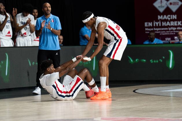 France v China - Round of 16 - FIBA U17, U 17 Basketball World Cup 2026 Amadou Fall of France competes with Messi Yangala of France during the FIBA U17 Basketball World Cup Round of 16 game between France and China at BDC Main Venue in Istanbul, Turkey, on July 1, 2026. Istanbul Istanbul Turkey  Copyright: xYagizxGurtugx originalFilename:gurtug-francevc260701_npQ3R.jpg