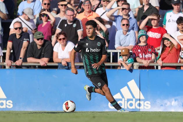 01.07.2026, xtgx, Fussball Testspiel, TSV Pattensen - Hannover 96 emspor, v.l. Yunus Ünal (Hannover) Freisteller, Einzelbild, Ganzkoerper, single frame (DFL DFB REGULATIONS PROHIBIT ANY USE OF PHOTOGRAPHS as IMAGE SEQUENCES and or QUASI-VIDEO) Pattensen *** July 1, 2026, xtgx, Soccer Friendly Match, TSV Pattensen Hannover 96 emspor, from left: Yunus Ünal Hannover cutout, single frame, full body, single frame DFL DFB REGULATIONS PROHIBIT ANY USE OF PHOTOGRAPHS as IMAGE SEQUENCES and or QUASI-VIDEO Pattensen