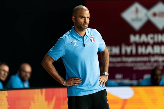 France v China - Round of 16 - FIBA U17, U 17 Basketball World Cup 2026 Tony Parker, coach of France, looks on during the FIBA U17 Basketball World Cup Round of 16 game between France and China at BDC Main Venue in Istanbul, Turkey, on July 1, 2026. Istanbul Istanbul Turkey  Copyright: xYagizxGurtugx originalFilename:gurtug-francevc260701_npx53.jpg