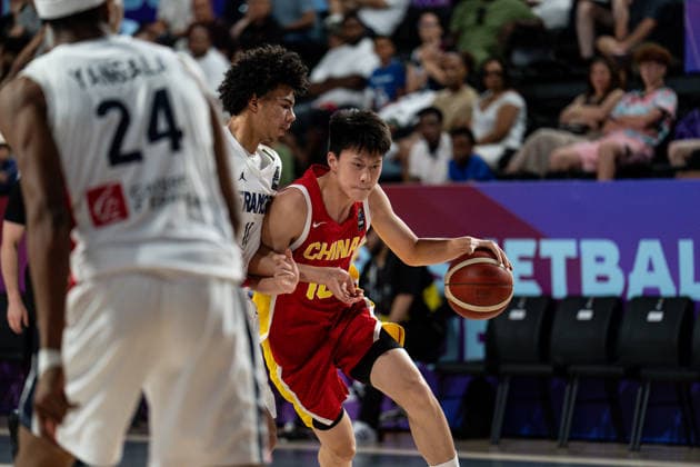 France v China - Round of 16 - FIBA U17, U 17 Basketball World Cup 2026 Xuanyu Liu of China competes during the FIBA U17 Basketball World Cup Round of 16 game between France and China at BDC Main Venue in Istanbul, Turkey, on July 1, 2026. Istanbul Istanbul Turkey  Copyright: xYagizxGurtugx originalFilename:gurtug-francevc260701_npRpB.jpg
