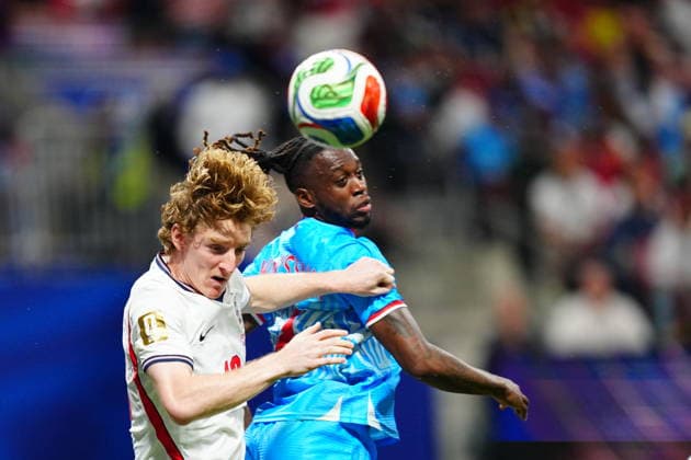 England v DR Congo - FIFA World Cup, WM, Weltmeisterschaft, Fussball 2026 - Round of 32 ATLANTA, USA - JULY 1: Anthony Gordon (L) of England in action during 2026 FIFA World Cup Round of 32 match between England and DR Congo at Mercedes-Benz Stadium (Atlanta Stadium) in Atlanta, Georgia, United States on July 1, 2026. Evrim Aydin Anadolu Georgia United States. Editorial use only. Please get in touch for any other usage.  Copyright: x2026xAnadoluxEvrimxAydinx