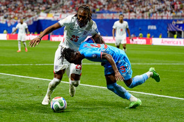 Djed Spence and Brian Cipenga seen during FIFA World Cup, WM, Weltmeisterschaft, Fussball 2026 Round of 32 game between national teams of England and DR Congo (Edmung Wong Ball Raw Images) Houston Houston Stadium USA Copyright: xEdmundxWongx edmungwong_england_drcongo_2526_2-11