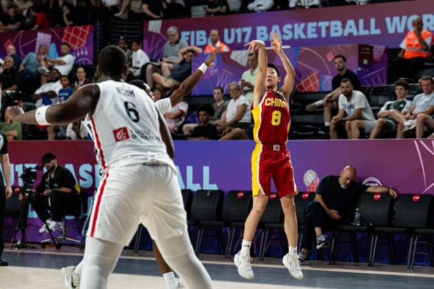 France v China - Round of 16 - FIBA U17, U 17 Basketball World Cup 2026 Yuchen Zhang of China competes during the FIBA U17 Basketball World Cup Round of 16 game between France and China at BDC Main Venue in Istanbul, Turkey, on July 1, 2026. Istanbul Istanbul Turkey  Copyright: xYagizxGurtugx originalFilename:gurtug-francevc260701_np4vh.jpg