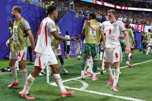 FIFA World Cup, WM, Weltmeisterschaft, Fussball 2026 - Round of 32 - England vs DR Congo Elliot Anderson (R) and Jude Bellingham of England celebrate after the team scored the 2-1 lead during the FIFA World Cup 2026 Round of 32 match England against Democratic Republic of Congo, in Atlanta, USA, 01 July 2026. ATLANTA United States  Copyright: xCRISTOBALxHERRERA-ULASHKEVICHx