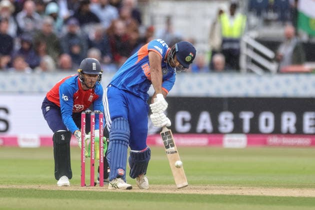 First Vitality T20 International England v India Shivam Dube of India hits a six during the First Vitality T20 international match, Länderspiel, Nationalmannschaft England vs India at Banks Homes Riverside Stadium, Chester-le-street, United Kingdom on 01 July 2026 (Photo by Mark Cosgrove News Images) Chester-le-street Banks Homes Riverside Stadium County Durham United Kingdom Copyright: xMarkxCosgrove NewsxImagesx