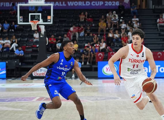 Turkiye v Venezuela - FIBA U17, U 17 Basketball World Cup ISTANBUL, TURKIYE - JULY 1: Turkiye s Kartal Bora Simsek (11) competes against Venezuela s Carlos Perez (11) during the FIBA Under-17 Basketball World Cup match between Turkiye and Venezuela at the Basketball Development Center in Istanbul, Turkiye, on July 1, 2026. Esra Bilgin Anadolu Istanbul Turkey. Editorial use only. Please get in touch for any other usage.  Copyright: x2026xAnadoluxEsraxBilginx