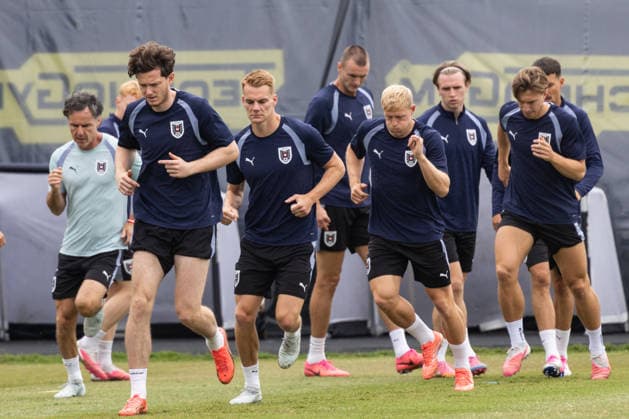 FOOTBALL - FIFA World Cup, WM, Weltmeisterschaft, Fussball 2026 SANTA BARBARA,CALIFORNIA,USA,01.JUL.26 - FOOTBALL - FIFA World Cup 2026, round of 32, Spain vs Austria, preview, training team AUT. Image shows Michael Gregoritsch, Philipp Lienhart, Sasa Kalajdzic, Xaver Schlager, Patrick Wimmer and Michael Svoboda (AUT).  GEPAxpictures xArminxRauthner