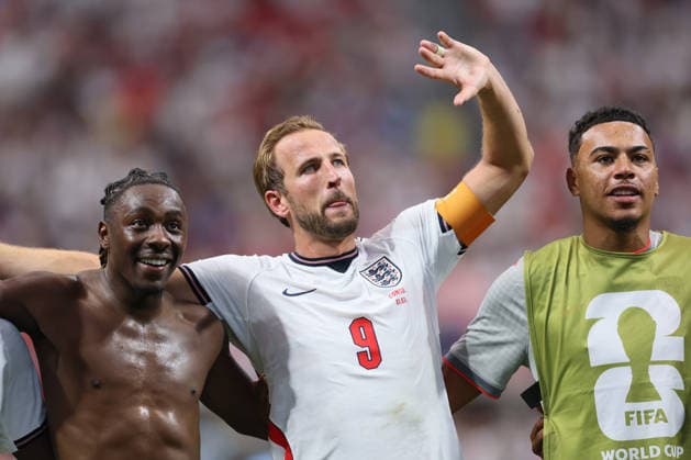 England v Congo DR: Round Of 32 - FIFA World Cup, WM, Weltmeisterschaft, Fussball 2026 Eberechi Eze, Harry Kane and Morgan Rogers of England celebrate after winning the FIFA World Cup 2026 Round Of 32 match between England and Congo DR at Atlanta Stadium on July 1, 2026 in Atlanta, United States. Atlanta Atlanta Stadium GA United States Copyright: xAllstarxPicturexLibraryxLtdx