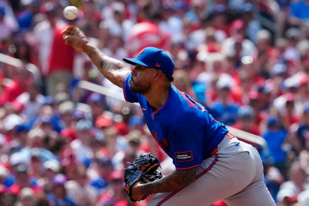 July 1, 2026, Toronto, On, CANADA: New York Mets pitcher Freddy Peralta (51) throws against the Blue Jays during first inning MLB, Baseball Herren, USA baseball action in Toronto on Wednesday, July 1, 2026. Canada News - July 1, 2026  - ZUMAc35_ 20260701_zaf_c35_064 Copyright: xFrankxGunnx
