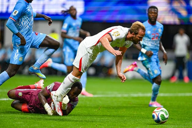 ATLANTA, GA - JULY 01: Harry Kane 9 of England is knocked to the ground during the FIFA World Cup, WM, Weltmeisterschaft, Fussball 2026 Round of 32 match between England and DR Congo on July 1st, 2026 at Atlanta Stadium in Atlanta, GA. (Photo by Rich von Biberstein Icon Sportswire) SOCCER: JUL 01 FIFA World Cup 26 Round of 32 - England v Congo DR EDITORIAL USE ONLY Icon260701024