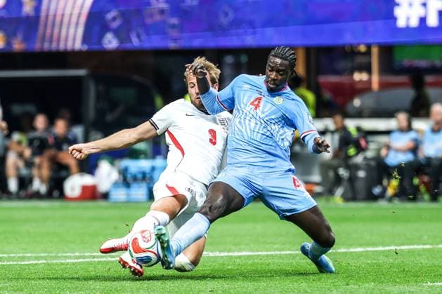 July 1, 2026, USA: Harry Kane player of England and Alex Tuanzebe player of DR Congo during the FIFA World Cup, WM, Weltmeisterschaft, Fussball 2026 Round of 32 match between England and DR Congo, at Atlanta Stadium, in Atlanta, United States, on Wednesday, July 01, 2026.(Foto: Brazil Photo Press Brazil Photo Press) INTERNATIONAL Atlanta USA - ZUMAc233 20260701_zsp_c233_031 Copyright: xVanessaxCarvalhox