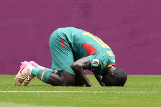 FIFA World Cup, WM, Weltmeisterschaft, Fussball 2026 - Round of 32 - Belgium vs Senegal Habib Diarra of Senegal performs an prostration as he celebrates scoring the 0-1 goal during the FIFA World Cup 2026 Round of 32 match Belgium against Senegal, in Seattle, Washington, USA, 01 July 2026. SEATTLE United States  Copyright: xSTEPHENxBRASHEARx