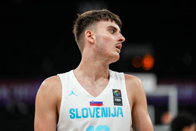 Slovenia v Australia - Round of 16 - FIBA U17, U 17 Basketball World Cup 2026 Maks Anderlic of Slovenia looks on during the FIBA U17 Basketball World Cup Round of 16 game between Slovenia and Australia at BDC Main Venue in Istanbul, Turkey, on July 1, 2026. Istanbul Istanbul Turkey  Copyright: xYagizxGurtugx originalFilename:gurtug-slovenia260701_npaNo.jpg