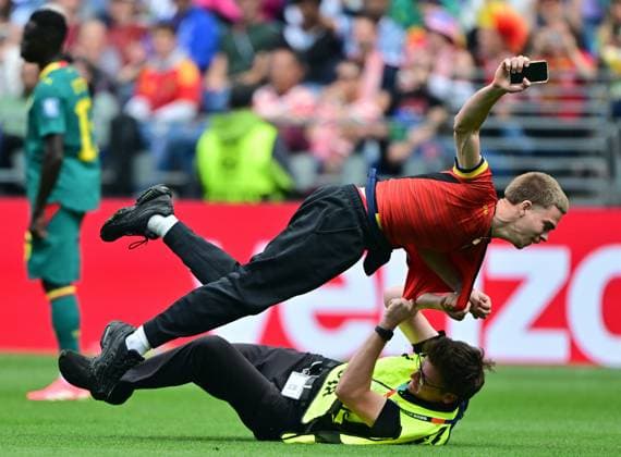 A pitch invader pictured during a soccer game between Belgian national team, Nationalteam Red Devils and Senegal, on Wednesday 01 July 2026, at the Seattle Field, in Seattle, a 1 16 finals game in the FIFA World Cup, WM, Weltmeisterschaft, Fussball 2026. DIRKxWAEM  x180118511x