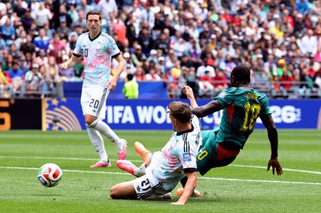 Belgium s Timothy Castagne and Senegal s Sadio Mane fight for the ball during a soccer game between Belgian national team, Nationalteam Red Devils and Senegal, on Wednesday 01 July 2026, at the Seattle Field, in Seattle, a 1 16 finals game in the FIFA World Cup, WM, Weltmeisterschaft, Fussball 2026. BRUNOxFAHY  x180119683x