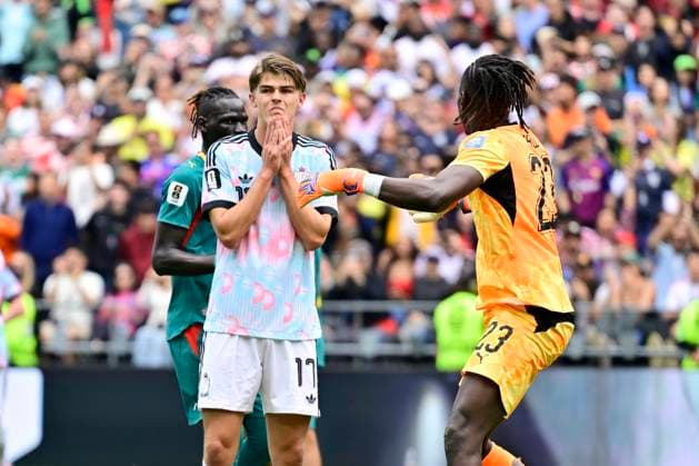 Belgium vs Senegal - 2026 FIFA World Cup, WM, Weltmeisterschaft, Fussball SEATTLE, USA - JULY 01 : De Ketelaere Charles midfielder of Belgium missing an opportunity during the FIFA World Cup 2026 Round of 32 match between Belgium and Senegal at the Lumen Field stadium on July 01, 2026 in Seattle, USA, 15 06 2026 Seattle United States of America  Copyright: xJanxDexMeuleneirx
