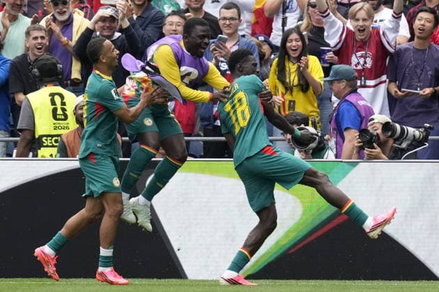FIFA World Cup, WM, Weltmeisterschaft, Fussball 2026 - Round of 32 - Belgium vs Senegal Ismaila Sarr of Senegal (R) celebrates with his teammates after scoring the 0-2 goal during the FIFA World Cup 2026 Round of 32 match Belgium against Senegal, in Seattle, Washington, USA, 01 July 2026. SEATTLE United States  Copyright: xSTEPHENxBRASHEARx