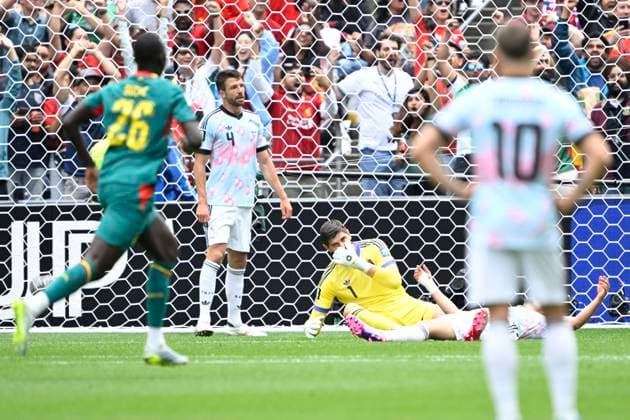 Belgium vs Senegal - 2026 FIFA World Cup, WM, Weltmeisterschaft, Fussball SEATTLE, USA - JULY 01 : Courtois Thibaut goalkeeper of Belgium looking dejected after an opponent s goal (2-0) during the FIFA World Cup 2026 Round of 32 match between Belgium and Senegal at the Lumen Field stadium on July 01, 2026 in Seattle, USA, 15 06 2026 Seattle United States of America  Copyright: xNicoxVereeckenx