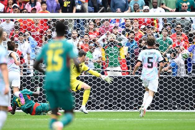 Belgium vs Senegal - 2026 FIFA World Cup, WM, Weltmeisterschaft, Fussball SEATTLE, USA - JULY 01 : Courtois Thibaut goalkeeper of Belgium looking dejected after an opponent s goal (2-0) during the FIFA World Cup 2026 Round of 32 match between Belgium and Senegal at the Lumen Field stadium on July 01, 2026 in Seattle, USA, 15 06 2026 Seattle United States of America  Copyright: xNicoxVereeckenx