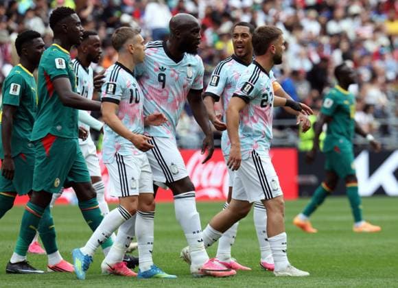 Belgium s Romelu Lukaku pictured between an arguing Belgium s Leandro Trossard and Belgium s Youri Tielemans during a soccer game between Belgian national team, Nationalteam Red Devils and Senegal, on Wednesday 01 July 2026, at the Seattle Field, in Seattle, a 1 16 finals game in the FIFA World Cup, WM, Weltmeisterschaft, Fussball 2026. BRUNOxFAHY  x180122559x
