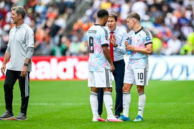 Belgium vs Senegal - 2026 FIFA World Cup, WM, Weltmeisterschaft, Fussball SEATTLE, USA - JULY 01 : Tielemans Youri midfielder of Belgium, Garcia Rudi head coach of Belgium, Trossard Leandro forward of Belgium during the FIFA World Cup 2026 Round of 32 match between Belgium and Senegal at the Lumen Field stadium on July 01, 2026 in Seattle, USA, 15 06 2026 Seattle United States of America  Copyright: xNicoxVereeckenx