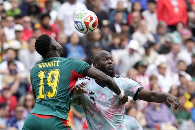 FIFA World Cup, WM, Weltmeisterschaft, Fussball 2026 - Round of 32 - Belgium vs Senegal Moussa Niakhate of Senegal (L) in action against Romelu Lukaku of Belgium (R) during the FIFA World Cup 2026 Round of 32 match Belgium against Senegal, in Seattle, Washington, USA, 01 July 2026. SEATTLE United States  Copyright: xSTEPHENxBRASHEARx