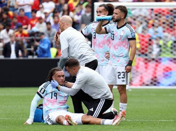Belgium s Diego Da Silva Moreira sits injured on the field during a soccer game between Belgian national team, Nationalteam Red Devils and Senegal, on Wednesday 01 July 2026, at the Seattle Field, in Seattle, a 1 16 finals game in the FIFA World Cup, WM, Weltmeisterschaft, Fussball 2026. BRUNOxFAHY  x180124425x