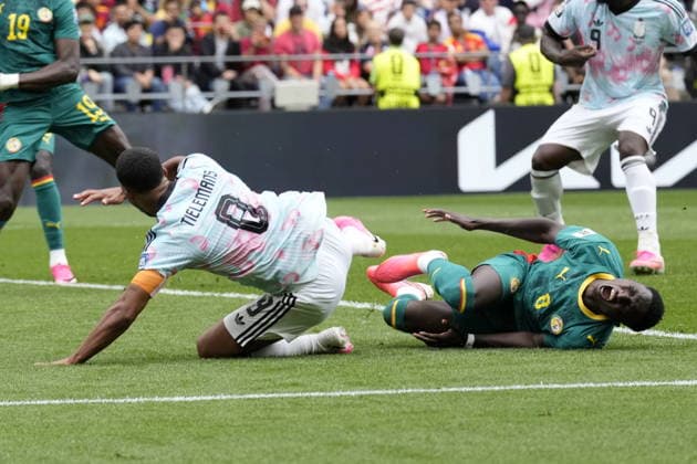 FIFA World Cup, WM, Weltmeisterschaft, Fussball 2026 - Round of 32 - Belgium vs Senegal Lamine Camara of Senegal (R) in action against Youri Tielemans of Belgium (L) which led to a penalty kick during the FIFA World Cup 2026 Round of 32 match Belgium against Senegal, in Seattle, Washington, USA, 01 July 2026. SEATTLE United States  Copyright: xSTEPHENxBRASHEARx