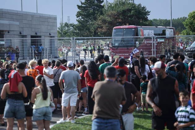 FIFA World Cup, WM, Weltmeisterschaft, Fussball 2026 - Portugal training session Portugal supporters show their support to Portugal team at Centennial Park in Toronto for the FIFA World Cup 2026, in Toronto, Canada, 01 July 2026. TORONTO Toronto Canada  Copyright: xMIGUELxA.xLOPESx
