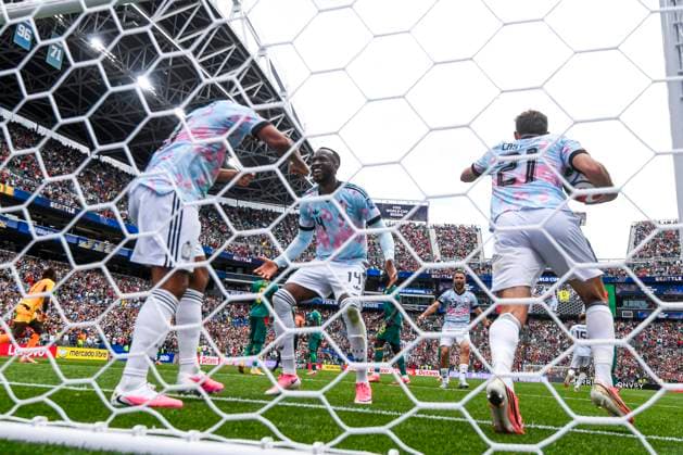 Belgium vs Senegal - 2026 FIFA World Cup, WM, Weltmeisterschaft, Fussball SEATTLE, USA - JULY 01 : Tielemans Youri midfielder of Belgium scoring a goal during the FIFA World Cup 2026 Round of 32 match between Belgium and Senegal at the Lumen Field stadium on July 01, 2026 in Seattle, USA, 01 07 2026 Seattle United States of America  Copyright: xNicoxVereeckenx