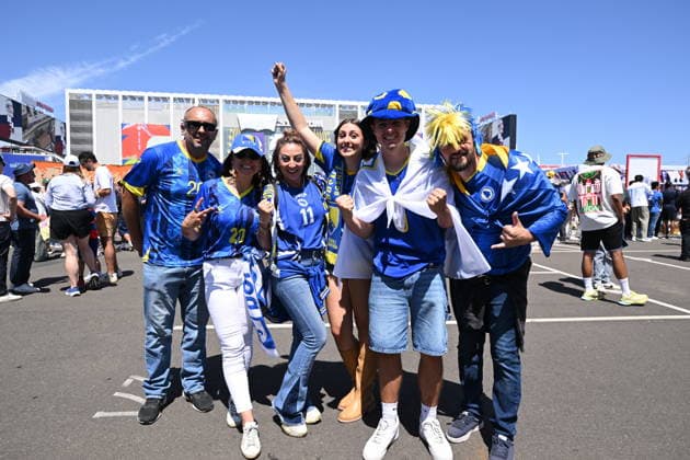 USA v Bosnia and Herzegovina - FIFA World Cup, WM, Weltmeisterschaft, Fussball 2026 - Round of 32 SANTA CLARA, CALIFORNIA - JULY 1: Fans gather prior the 2026 FIFA World Cup Round of 32 match between USA vs Bosnia and Herzegovina at the San Francisco Stadium (Levi s Stadium) in Santa Clara, California, United States on July 1, 2026. Tayfun Coskun Anadolu California United States. Editorial use only. Please get in touch for any other usage.  Copyright: x2026xAnadoluxTayfunxCoskunx