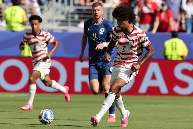 FIFA World Cup, WM, Weltmeisterschaft, Fussball 2026 - Round of 32 - USA vs Bosnia and Herzegovina Chris Richards of USA in action during the FIFA World Cup 2026 Round of 32 match USA against Bosnia and Herzegovina, in San Francisco, Califronia, USA, 01 July 2026. SANTA CLARA United States  Copyright: xBENJAMINxFANJOYx
