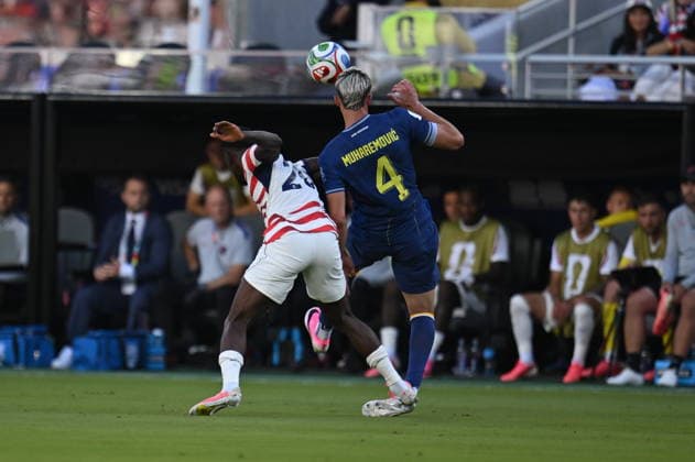 USA v Bosnia and Herzegovina - FIFA World Cup, WM, Weltmeisterschaft, Fussball 2026 - Round of 32 SANTA CLARA, CALIFORNIA - JULY 1: Folarin Balogun (20) of USA in action against Tarik Muharemovic of Bosnia and Herzegovina during the 2026 FIFA World Cup Round of 32 match between USA vs Bosnia and Herzegovina at the San Francisco Stadium (Levi s Stadium) in Santa Clara, California, United States on July 1, 2026. Tayfun Coskun Anadolu California United States. Editorial use only. Please get in touch for any other usage.  Copyright: x2026xAnadoluxTayfunxCoskunx