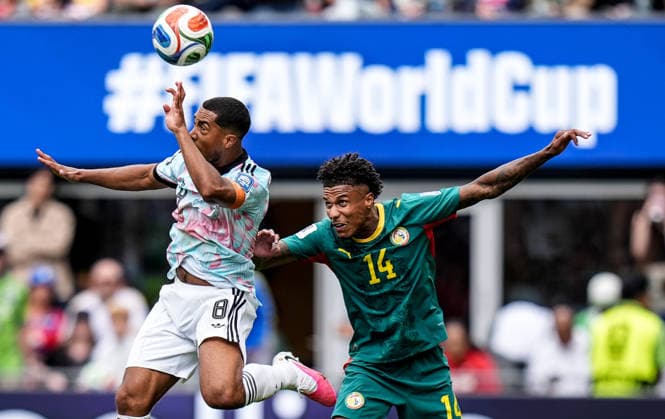Belgium v Senegal - FIFA World Cup, WM, Weltmeisterschaft, Fussball 2026 - Round of 32 SEATTLE, USA - JULY 01: Youri Tielemans (8) of Belgium in action against Ismail Jakobs (R) of Senegal during the 2026 FIFA World Cup Round of 32 match between Belgium and Senegal at Lumen Field (Seattle Stadium) in Seattle, Washington, United States on July 01, 2026. Ercin Erturk Anadolu Washington United States. Editorial use only. Please get in touch for any other usage.  Copyright: x2026xAnadoluxErcinxErturkx