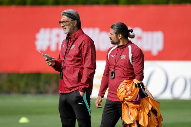 FIFA World Cup, WM, Weltmeisterschaft, Fussball 2026 - Switzerland training session Switzerland s head coach Murat Yakin (L) and assistant coach Davide Calla during a training session one day ahead of the FIFA World Cup round of 32 match between Switzerland and Algeria at the National Soccer Development Centre in Vancouver, Canada, 01 July 2026. VANCOUVER Canada  Copyright: xPETERxKLAUNZERx
