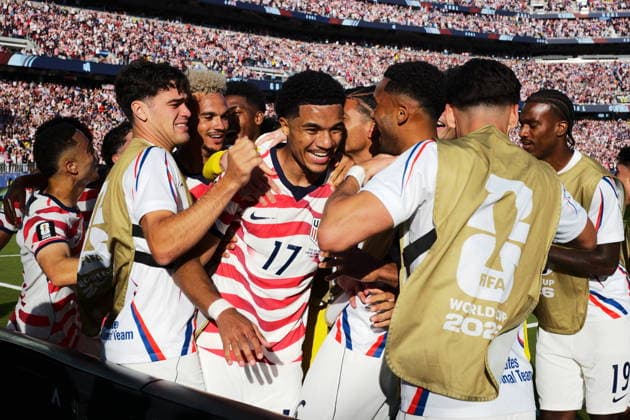 FIFA World Cup, WM, Weltmeisterschaft, Fussball 2026 - Round of 32 - USA vs Bosnia and Herzegovina Malik Tillman of USA (C) celebrates with his teammates after scoring the 2-0 goal during the FIFA World Cup 2026 Round of 32 match USA against Bosnia and Herzegovina, in San Francisco, Califronia, USA, 01 July 2026. SANTA CLARA United States  Copyright: xBENJAMINxFANJOYx