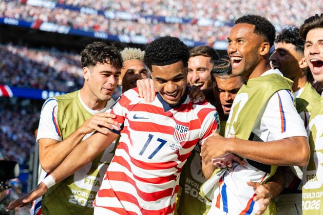 SANTA CLARA, CA - JULY 01: Malik Tillman 17 of United States of America celebrates a goal with teammates during the FIFA World Cup, WM, Weltmeisterschaft, Fussball 2026 Round of 32 match between United States of America and Bosnia and Herzegovina on July 1, 2026 at San Francisco Bay Area Stadium in Santa Clara, CA. (Photo by Matthew Huang Icon Sportswire) SOCCER: JUL 01 FIFA World Cup 26 Round of 32 - USA v Bosnia and Herzegovina EDITORIAL USE ONLY Icon260701051