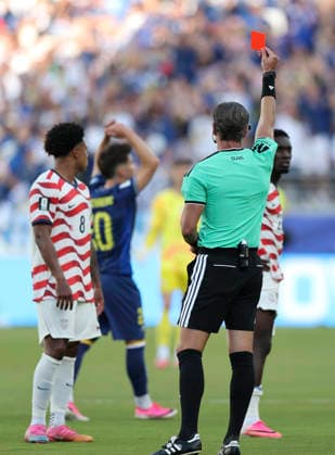 (260702) -- SAN FRANCISCO, July 2, 2026 -- Referee Raphael Claus (front) shows a red card to Folarin Balogun of the United States during the round of 32 match between the United States and Bosnia and Herzegovina at the 2026 FIFA World Cup, WM, Weltmeisterschaft, Fussball at San Francisco Bay Area Stadium in San Francisco, the United States, July 1, 2026. ) (SP)U.S.-SAN FRANCISCO-FOOTBALL-FIFA WORLD CUP-ROUND OF 32-USA VS BIH CaoxCan 