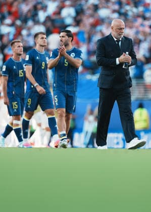 (260702) -- SAN FRANCISCO, July 2, 2026 -- Sergej Barbarez (1st R), head coach of Bosnia and Herzegovina, reacts after the round of 32 match between the United States and Bosnia and Herzegovina at the 2026 FIFA World Cup, WM, Weltmeisterschaft, Fussball at San Francisco Bay Area Stadium in San Francisco, the United States, July 1, 2026. ) (SP)U.S.-SAN FRANCISCO-FOOTBALL-FIFA WORLD CUP-ROUND OF 32-USA VS BIH XuxChang 