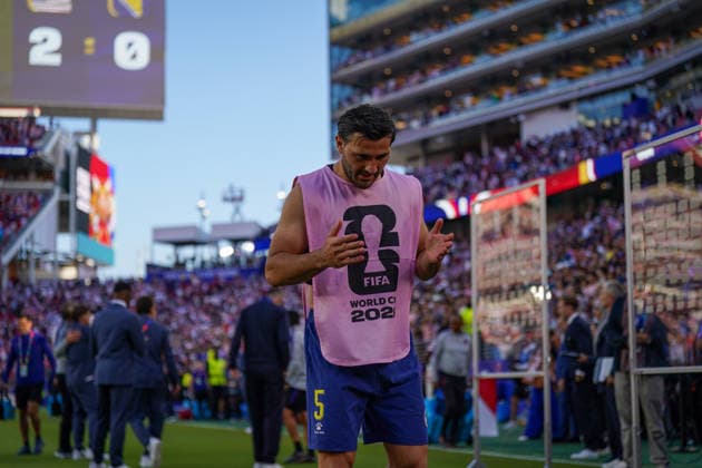 USA: Fußball FIFA World Cup, WM, Weltmeisterschaft, Fussball 2026, Sechzehntelfinale - USA vs Bosnien - Herzegowina im Levi™s Stadium (Santa Clara, San Francisco Bay Area, Kalifornien): Sead KolaÅ¡inac Sead Kolasinac (Bosnien und Herzegowina 5) Enttäuschung, Trauer, Niederlage, Ausgeschieden, Mimik *** USA Soccer FIFA World Cup 2026, Round of 32: USA vs. Bosnia and Herzegovina at Levi’s Stadium in Santa Clara, San Francisco Bay Area, California; Sead Kolaöinac; Bosnia and Herzegovina 5; Disappointment, Sadness, Defeat, Eliminated, Facial Expressions Copyright: xJOERANxSTEINSIEKx