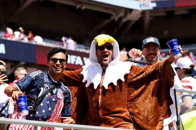 July 1, 2026, Santa Clara, California, USA: Santa Clara, USA - July 1 2026: Fans in the stadium before a FIFA World Cup, WM, Weltmeisterschaft, Fussball R32 match between United States and Bosnia-Herzegovina at San Francisco Bay Area Stadium Santa Clara USA - ZUMAp121 20260701_zsp_p121_098 Copyright: xChrisxPutnamx