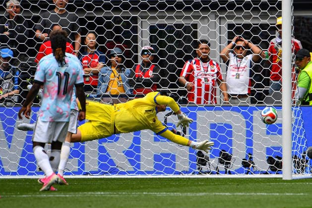 July 01, 2026: Belgium goalkeeper Thibaut Courtois (1) lays out to attempt a save as a Senegal goal goes past his outstretched arms during the FIFA World Cup, WM, Weltmeisterschaft, Fussball knockout round of 32 match between Belgium and Senegal in Seattle, WA.Belgium defeated Senegal 3-2 on a penalty kick near the end of the second overtime period. CSM Seattle United States - ZUMAc04_ 20260701_zma_c04_061 Copyright: xStevexFaberx