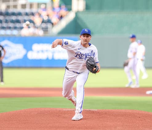 JULY 1, 2026: Kansas City Royals starting pitcher Seth Lugo (67) warms up before the game against the Tampa Bay Rays at Kauffman Stadium in Kansas City, MO. CSM MLB, Baseball Herren, USA 2026: Rays Vs Royals Jul 1st  - ZUMAc04_ 20260701_zma_c04_032 Copyright: xRomanxPunox